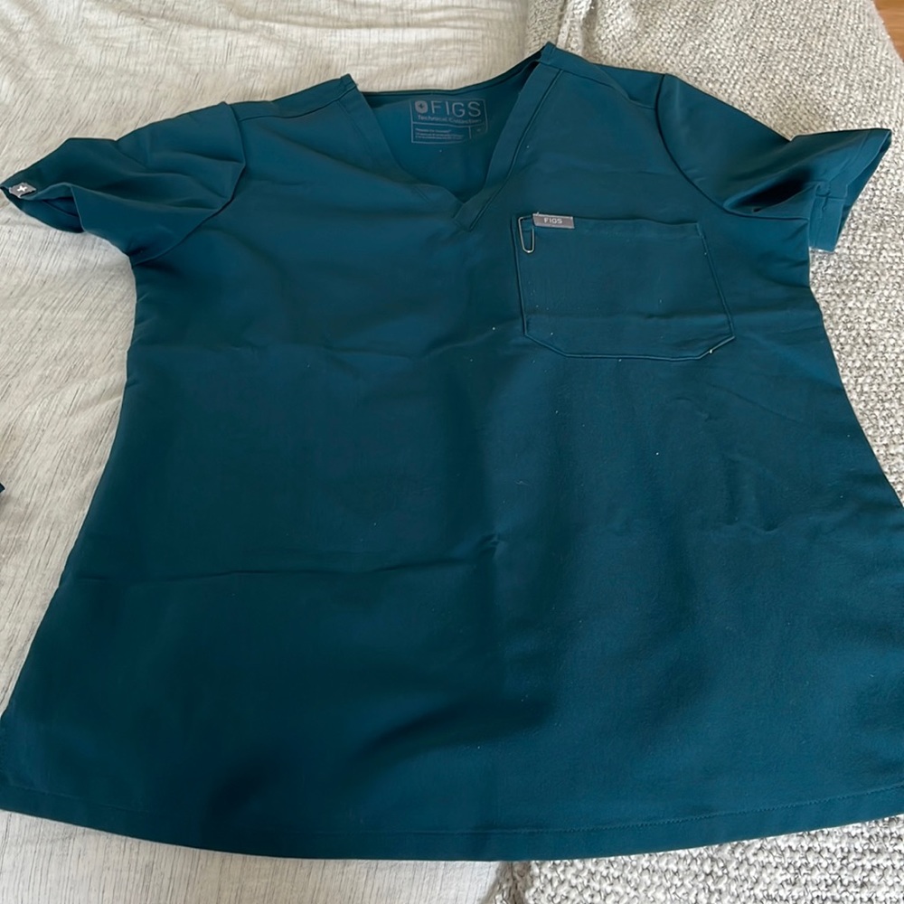 Figs short sleeve scrub top
